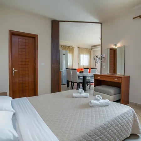 Kapahi Magic Hotel Apartments Potos Exterior photo